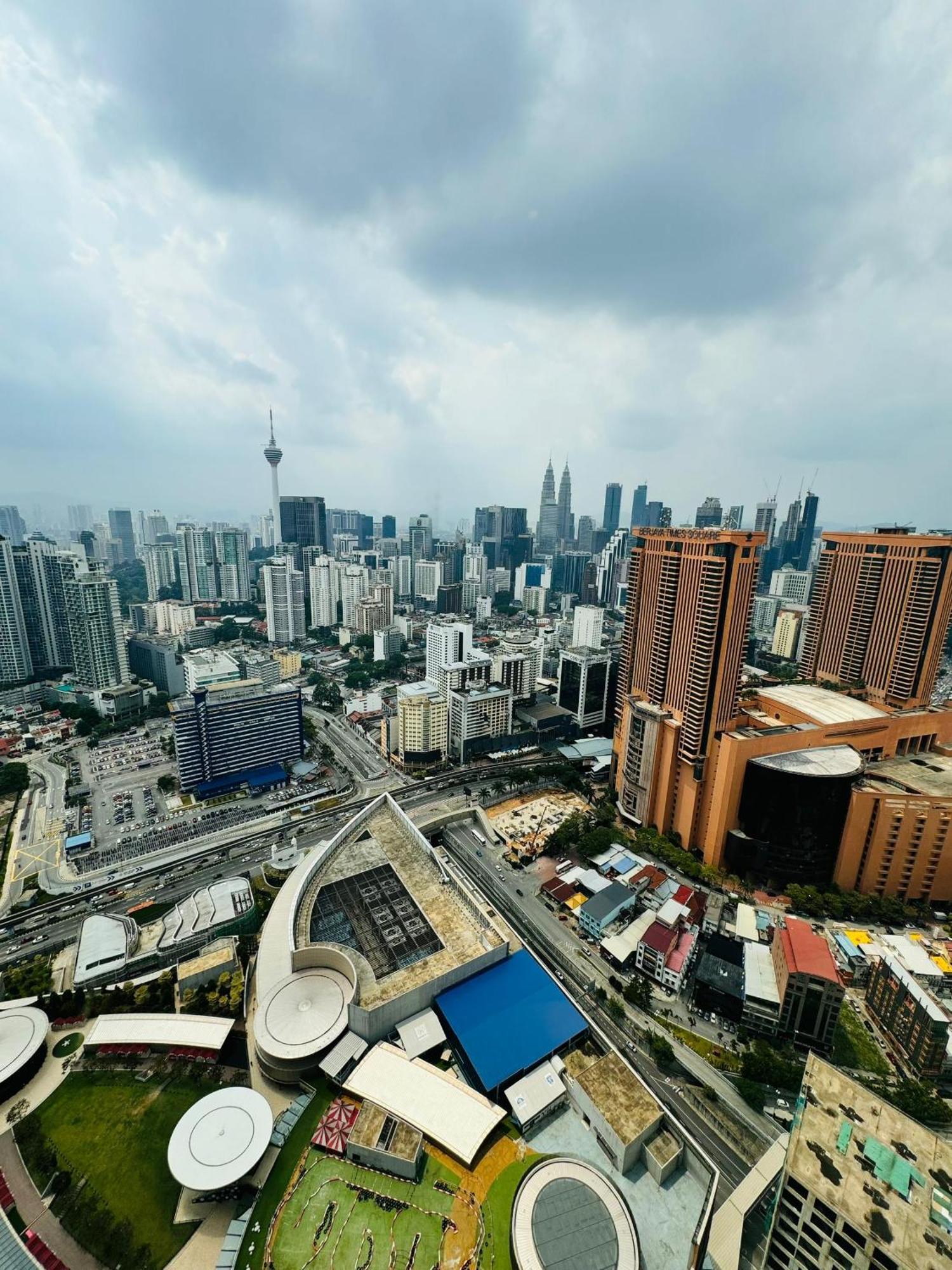 Lucantia Serviced Suites กัวลาลัมเปอร์ ภายนอก รูปภาพ